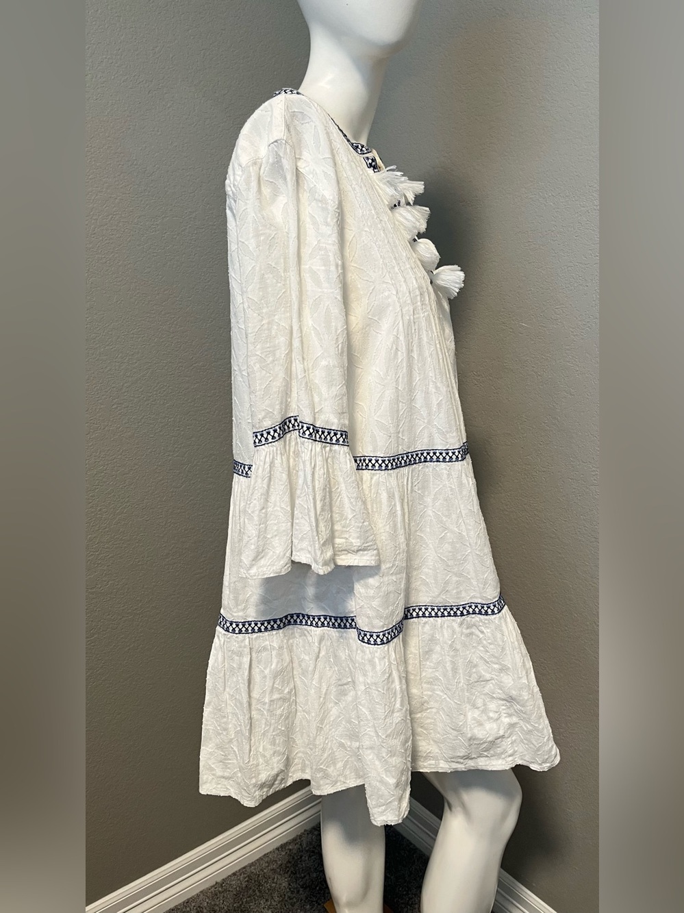 Tommy Bahama Women’s Embroidered White /Navy Tiered Cotton Mini Dress Size S/P - Picture 5 of 13